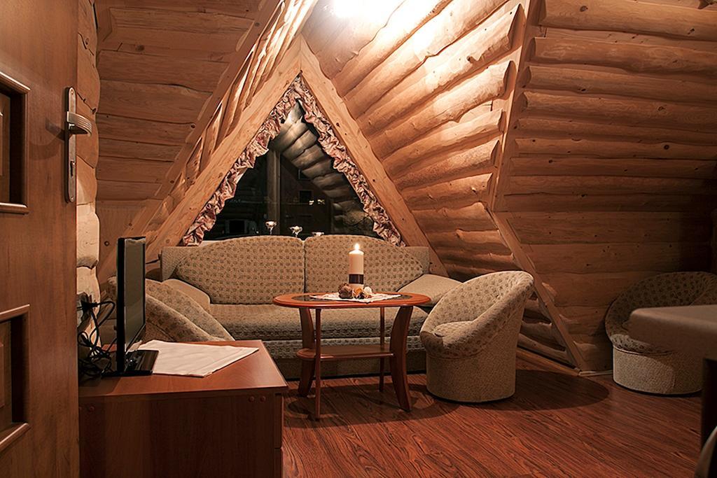 Bukowianski Dworek Bed and Breakfast Bukowina Tatrzańska Rum bild