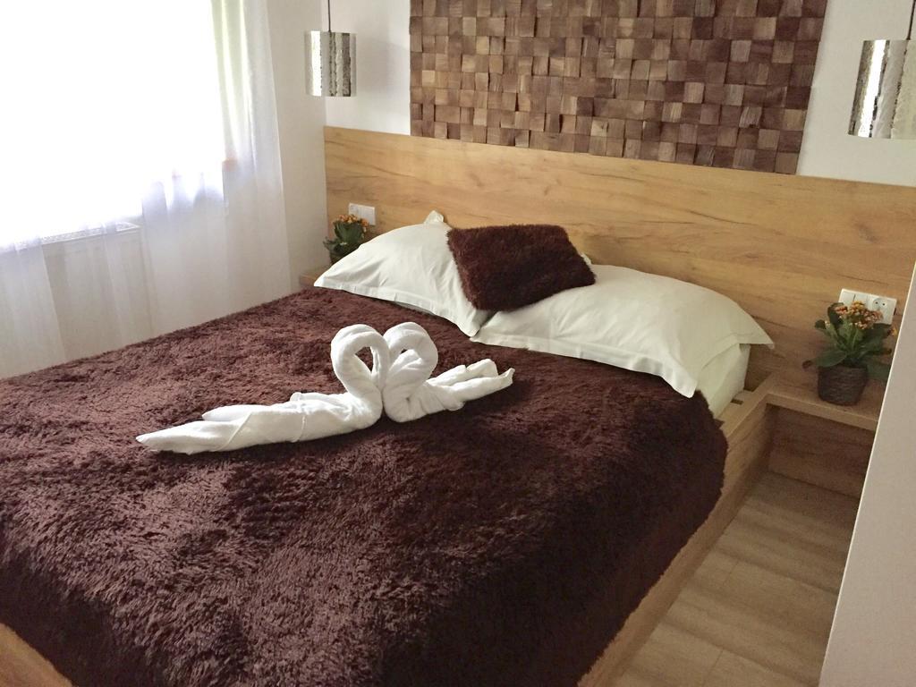 Bukowianski Dworek Bed and Breakfast Bukowina Tatrzańska Exteriör bild